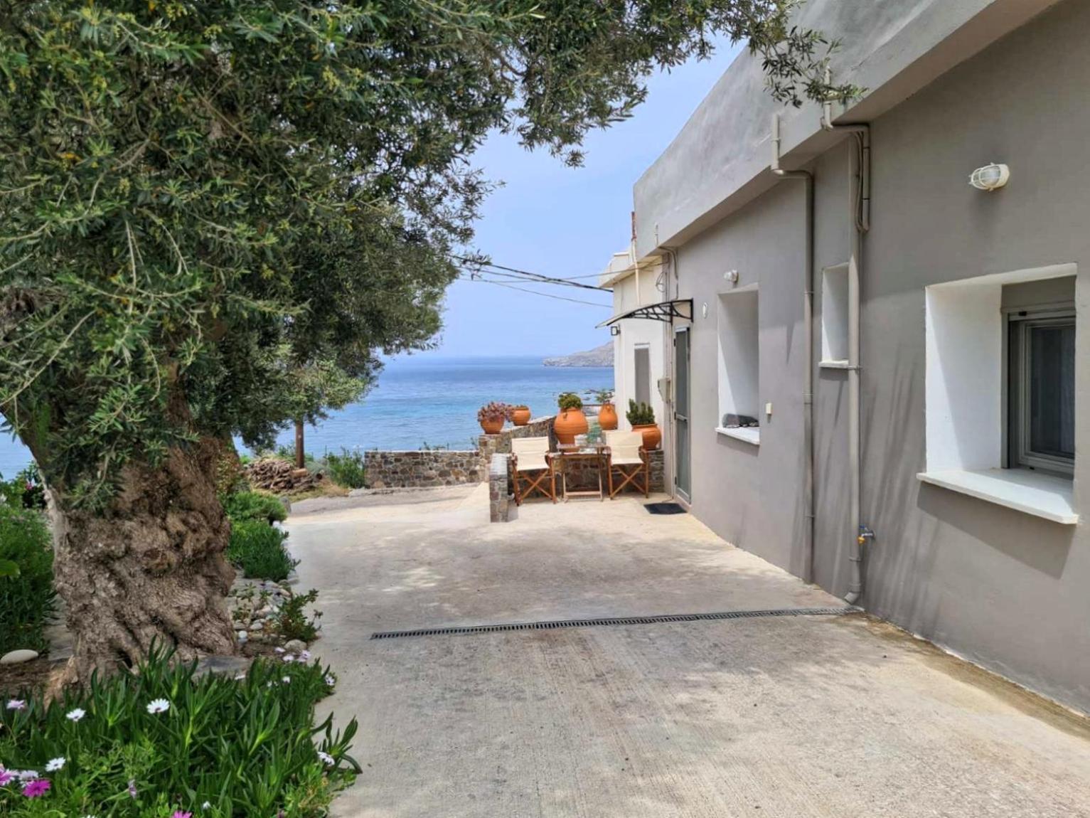 Colimbos Accommodation, 2 Min From The Beach Sfinárion Exterior photo