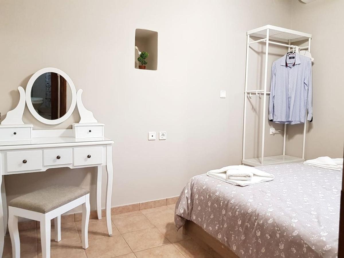 Colimbos Accommodation, 2 Min From The Beach Sfinárion Exterior photo